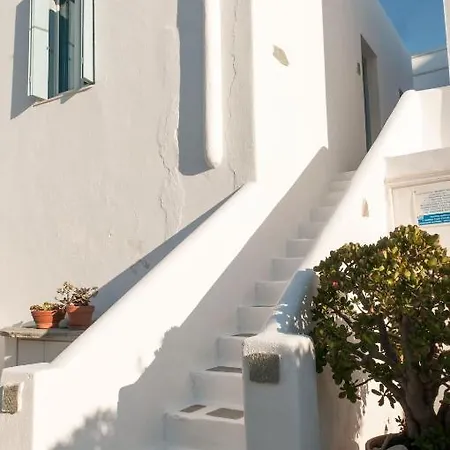 Andriani's 3* Mykonos Town